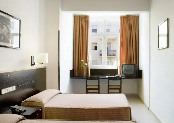 Hotel Htop Bcn #htopenjoy 2*